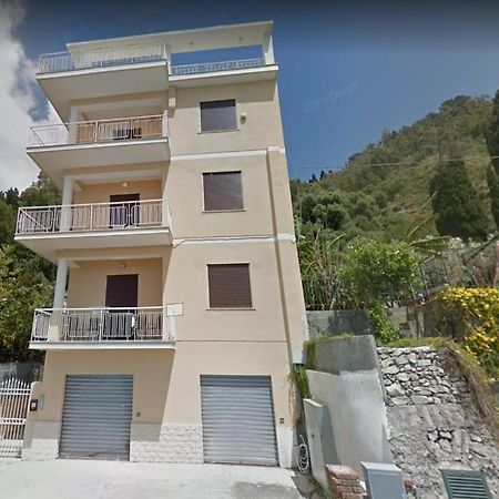 Baia di Atlantide Apartment Taormina Bagian luar foto