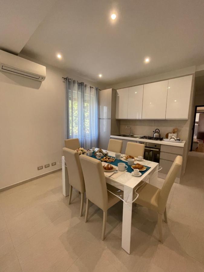 Baia di Atlantide Apartment Taormina Bagian luar foto