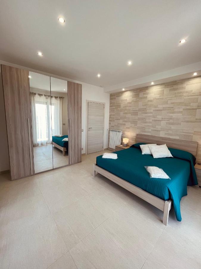 Baia di Atlantide Apartment Taormina Bagian luar foto