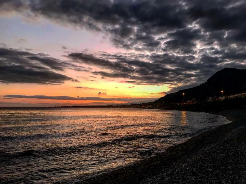 Baia di Atlantide Apartment Taormina Bagian luar foto