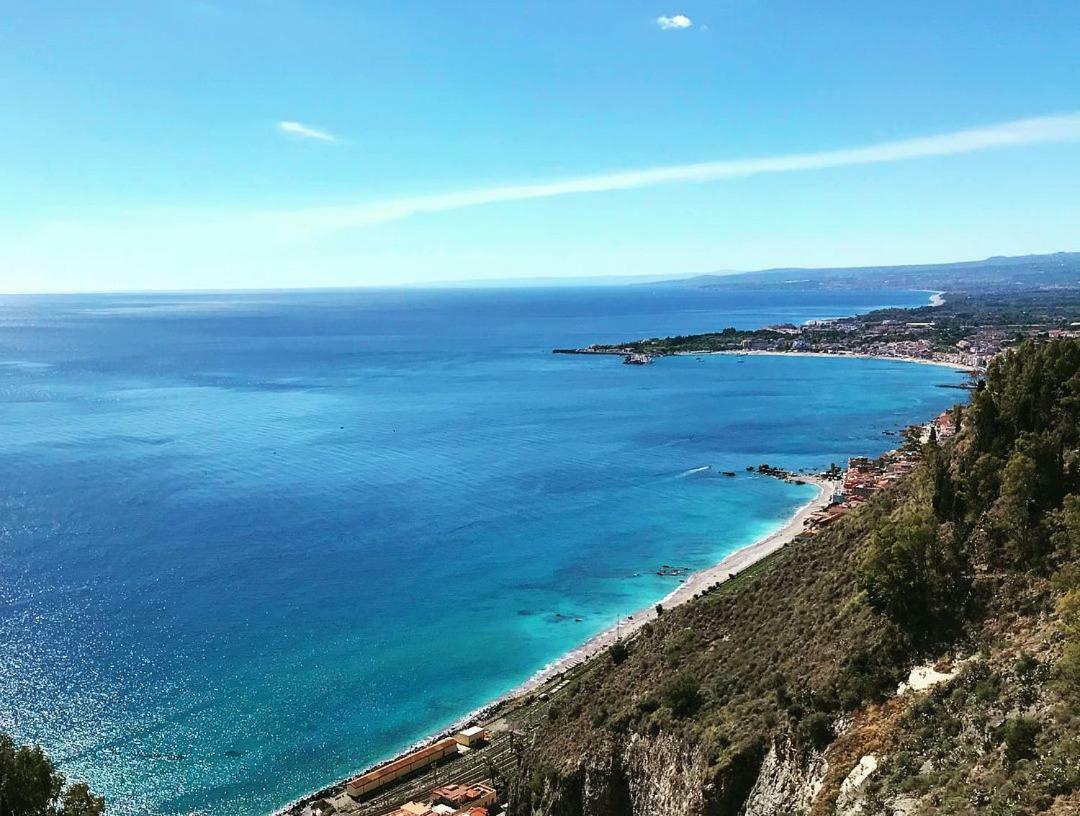Baia di Atlantide Apartment Taormina Bagian luar foto