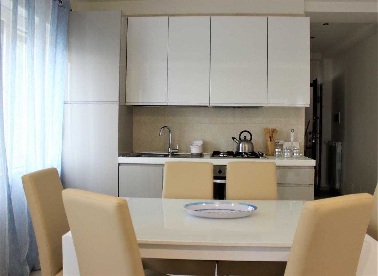 Baia di Atlantide Apartment Taormina Bagian luar foto