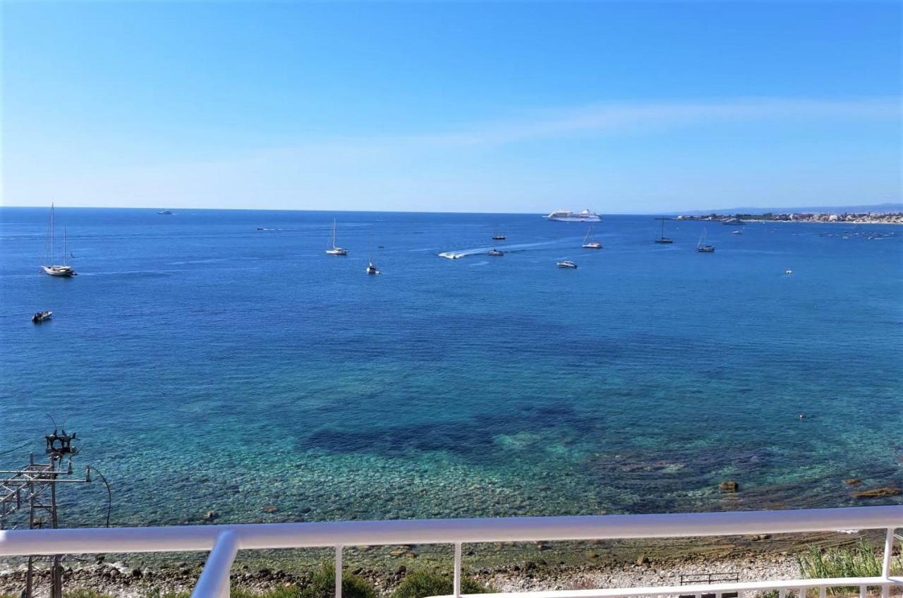 Baia di Atlantide Apartment Taormina Bagian luar foto