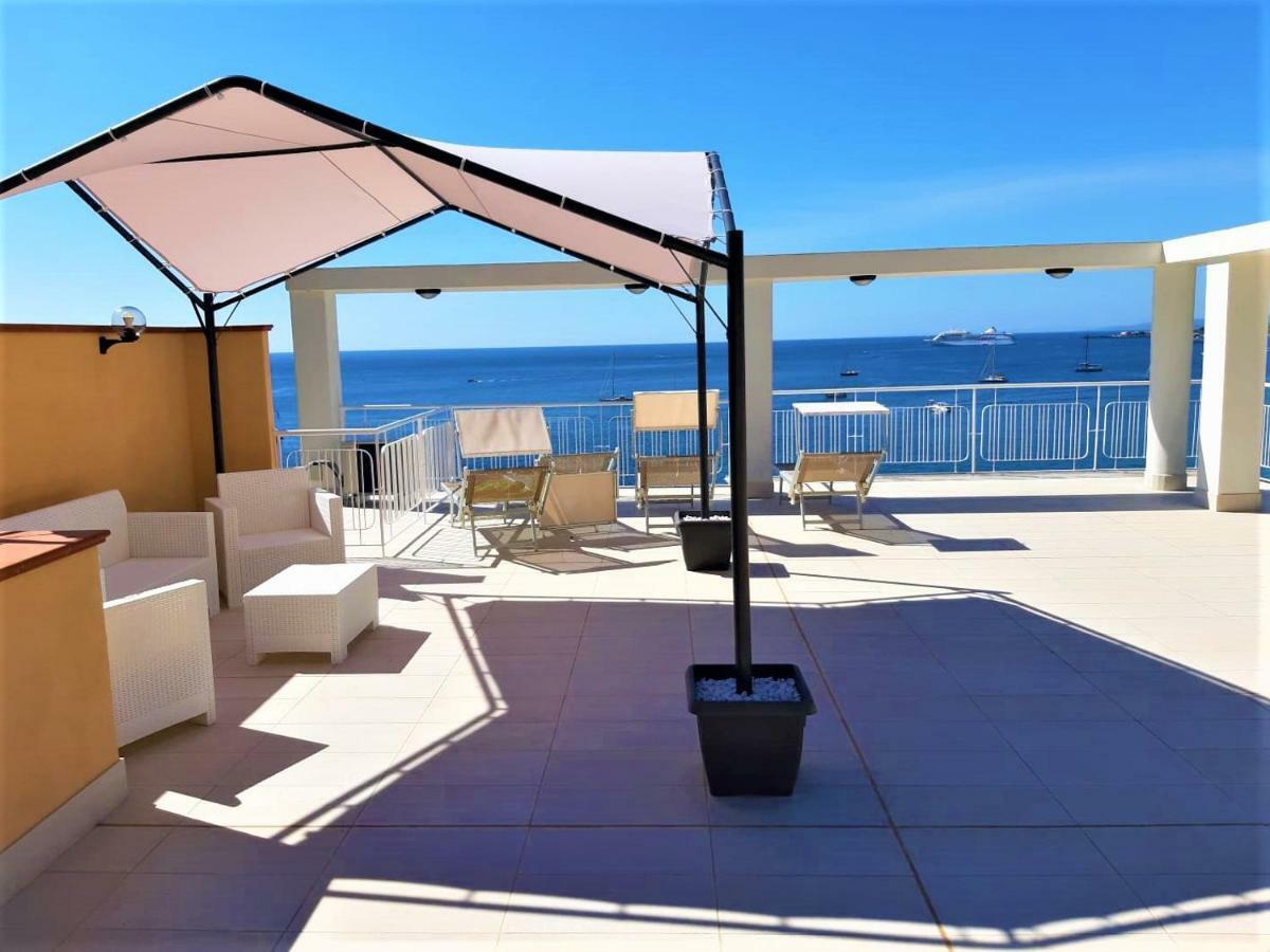 Baia di Atlantide Apartment Taormina Bagian luar foto